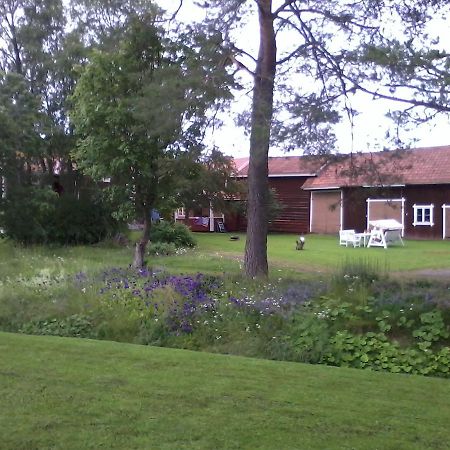 Draenggardens Stuga Pa Genuin Raettviksgard Boda  Buitenkant foto